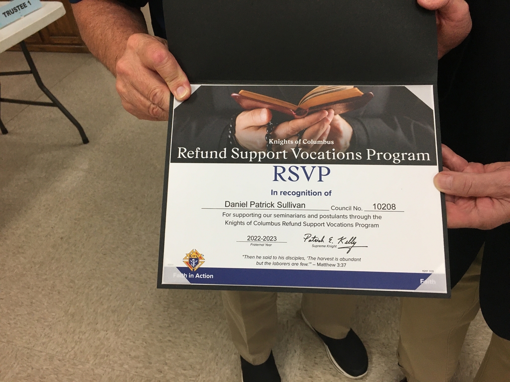 Rick Phillips receives Refund Support Vocations Program award